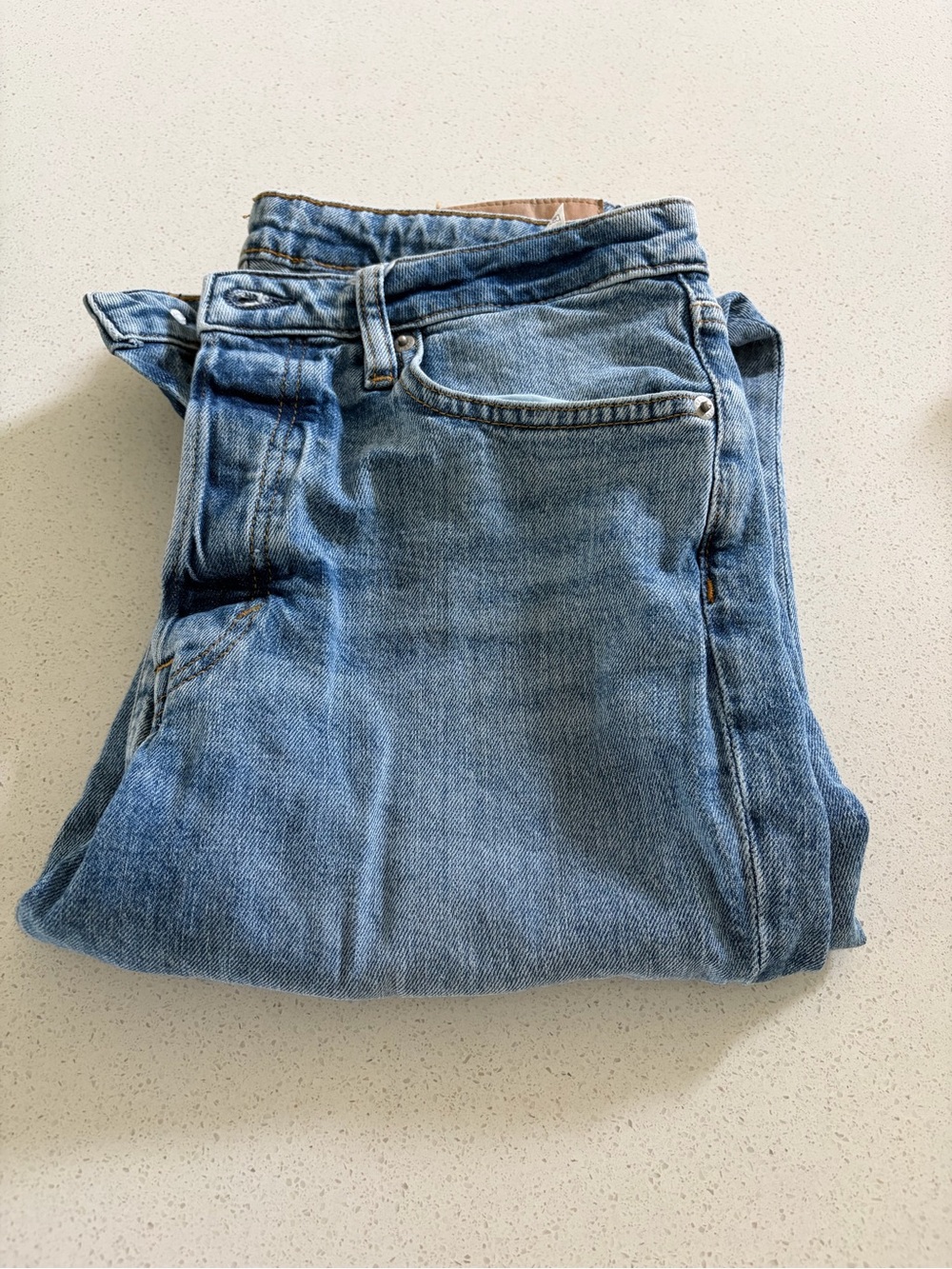 H&M Light Blue Straight-Leg Women’s Jeans